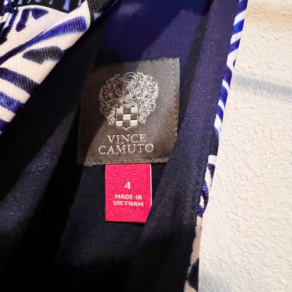 Vince Camuto Blue and White Sleeveless Halter Sheath Cocktail Dress. Size 4 - Picture 3 of 7